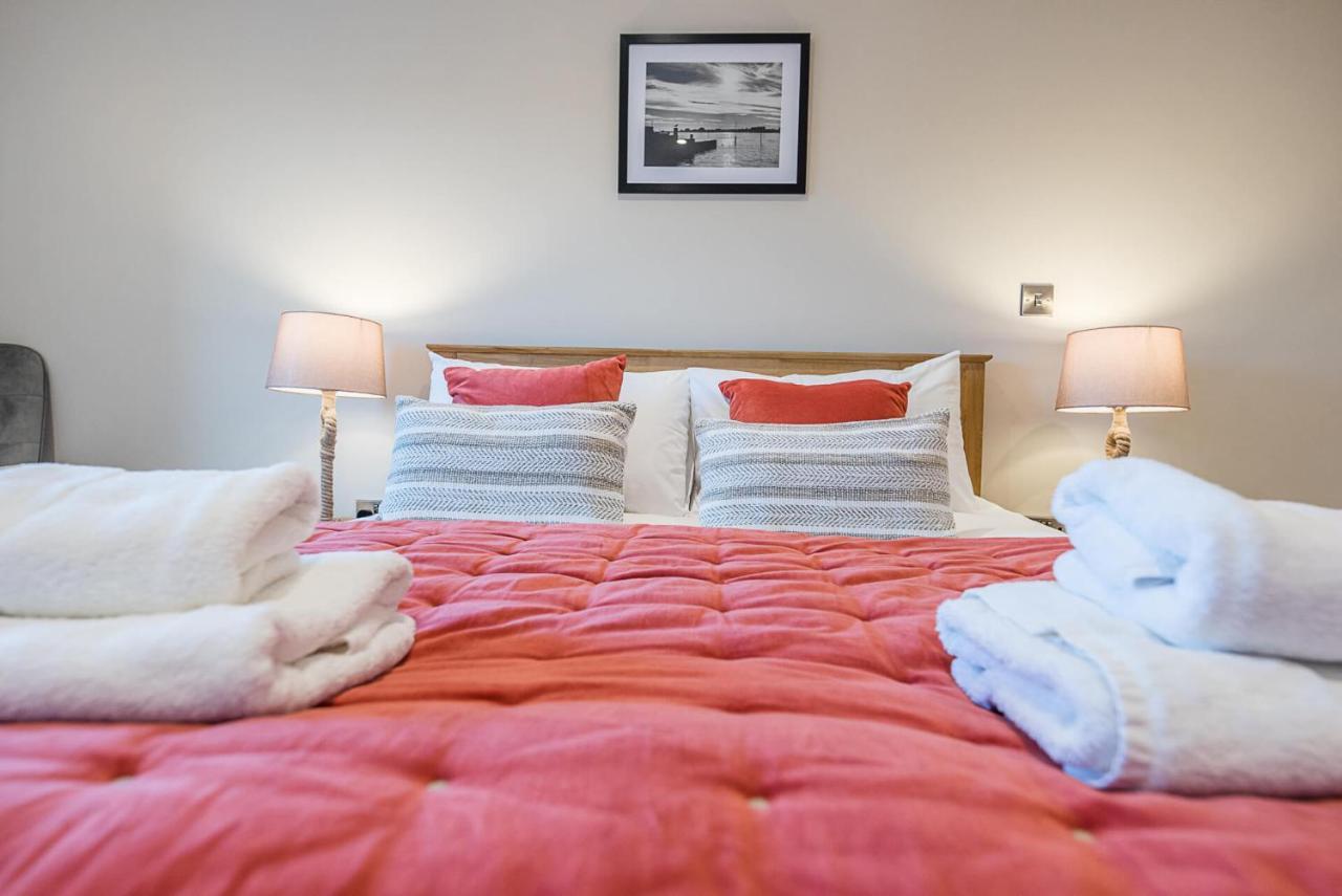 2 Deben Wharf, Woodbridge Apartment Bagian luar foto